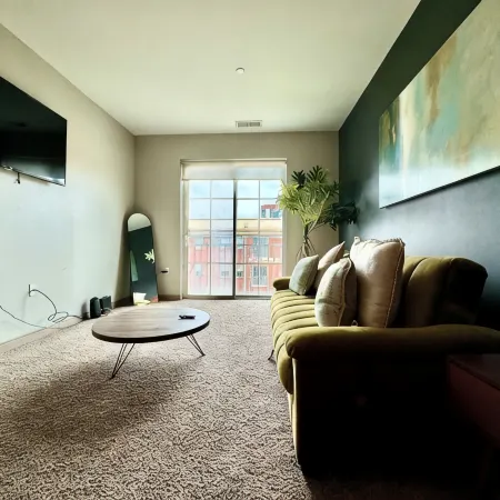 Quiet King Size with City Views