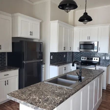 Beautiful Riverview Apt Located in Downtown Fort Madison