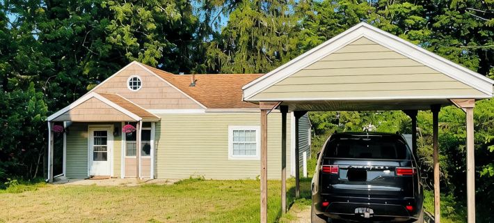 15 Min Walk to Notre Dame! Charming Cottage Hotels in Clay Township