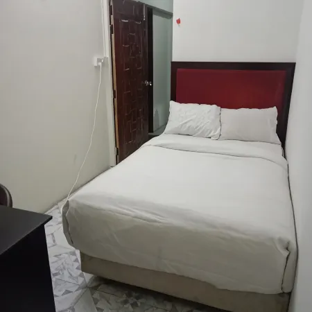 HOTEL GOLDEN BIRD