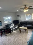 Comfortable  nice big studio. With full kitchen - โฮมสเตย์