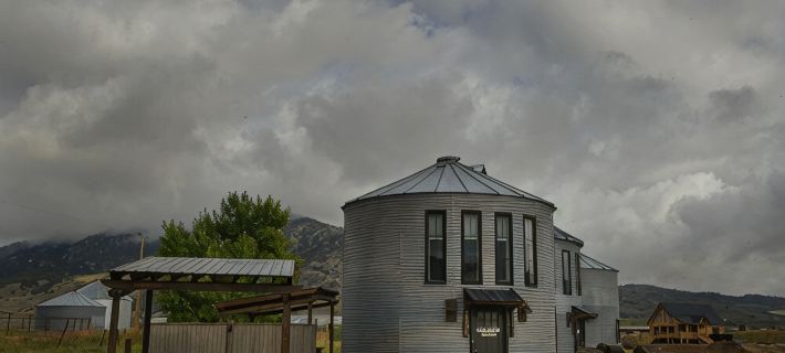 Unique stay in a modern grain bin home 2 miles from the famous hot pools! Ξενοδοχεία στην πόλη Bannock County