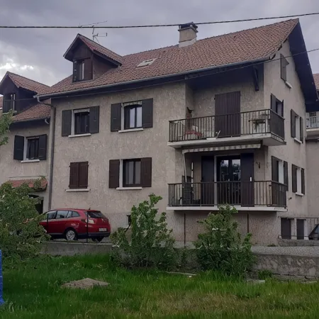 Appartement RDC De63 m² , 4 Pers à 2 pas des Commerces et Parcs de Loisir Отели в г. Гап
