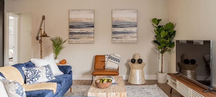 Elegantly Designed 1Br Right Next to Beach Hotels in Evanston