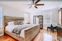 Lakefront retreat for family, friends & fun! - Balkoner