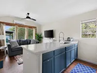 Tiny Cottage - Hill Country Hotels in Kyle