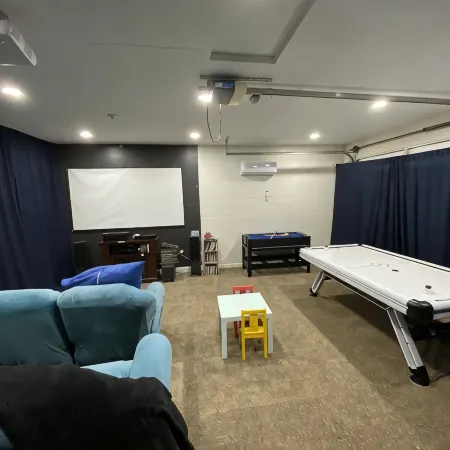 Spacious cabin with AC, private lake, hot tub, movie room