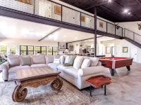 Xenia Creek Barndo l hot tub l pool l Valley Mills, Clifton, Waco, Gatesville Hoteles en Condado de Bosque
