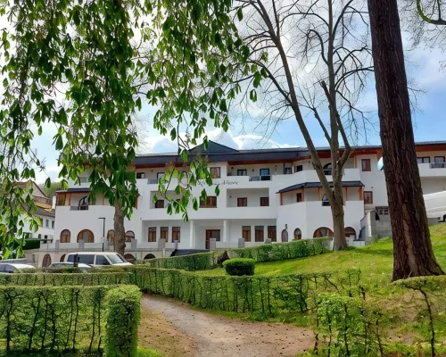 Modern Apartment In Central Location Hotels in Edertal