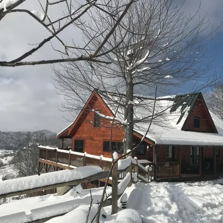 Awesome View 2500 Sqft Decks 8 Person Spa Mins to Blue Ridge Pkway & New River