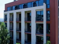 Hotel West Tbilisi Отели рядом с достопримечательностью «Станция метро Грмагеле»
