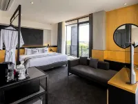 Mahima Hotel Hotels near Jenderal Ahmad Yani International Airport