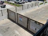 Hotel Los Robles - parking
