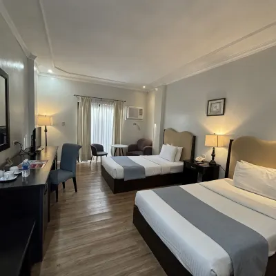 Queen Margarette Hotel Lucena - Main Hotel di 