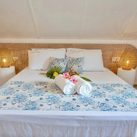 Villa fully equipped, for 8, swimming pool, 4 air-conditioned bedrooms