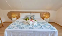 Villa fully equipped, for 8, swimming pool, 4 air-conditioned bedrooms 酒店