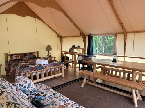 Howling Wolf Resort! - Chalets