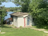 The Boathouse-on the Whitefish Chain of Lakes Hotels in Crosslake