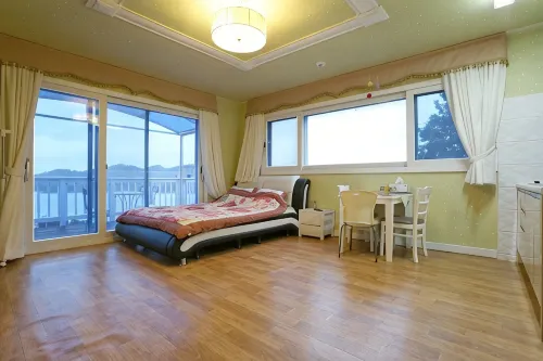Namhae Sanmaru Tourism Pension - 膳食民宿