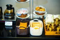 Zip by Spree Hotels Mangala International - sarapan