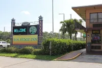 Oak Ridge Inn - 2-Star