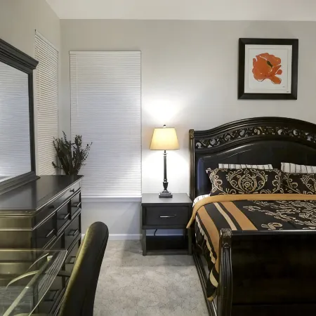 GORGEOUS 1 BEDROOM WITH FREE WIFI & STREET PARKING