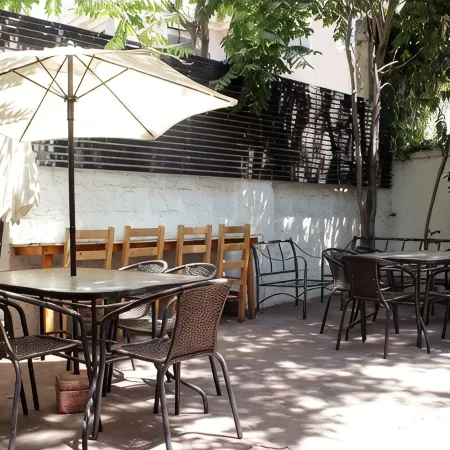 Casa y patio en mejor barrio de Santiago