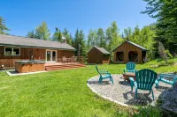 Cozy 3-bedroom cabin in charming Haverhill with Hot Tub, Play Area & Fire Pit - Hytter