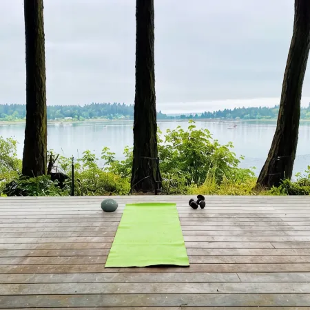 Waterfront Burton Loop - The Very Best Of Vashon, cozy cabin with a harbor view.
