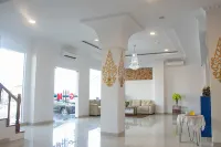 Grand Manunggal Hotel Pangkalpinang - 2-Star