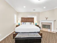 Convenient Located Warming Large 4 Bedroom 3 Bath Home Near DTLA over 2,100 SF Hotels in El Monte