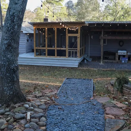 Clemson Cottage -close to University and lakes Отели в г. Окони Каунти