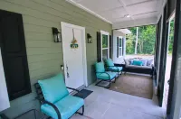 Charming 3-bedroom house with WiFi, fitness room on Gated property - Wifi