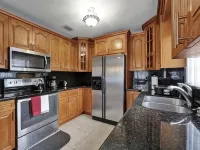 Charming 3-bedroom house with WiFi, AC in fantastic Miami Hotels in Golden Glades