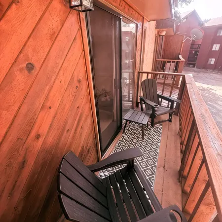 Cozy 2/2.5 Condo-Close to Lifts-Walk or Ride Shuttle Route-WiFi-Family Friendly