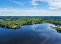 Serene Lakefront Retreat: A/C, dock, canoe, kayaks - Wifi