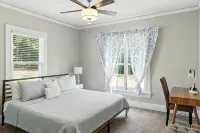 Your Summer HQ!  Sleeps 11, Why Stay in 4 Rooms? Get the House!  Pet-Friendly!