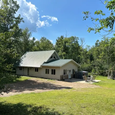 Charming 3-bedroom home in beautiful Ojibwa
