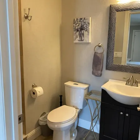 High End Guest House by I-5, Bethel, Simpson