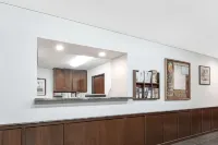 Super 8 by Wyndham Perham - Pet friendly