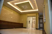 Hotel Shri Gourav - Bãi đậu xe