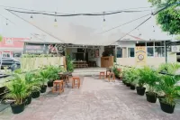Hotel Safara Yogyakarta - Parkplatz