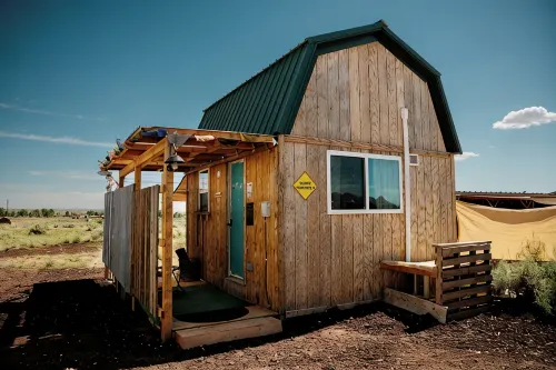 The Nest: Tiny Home - Alphydda
