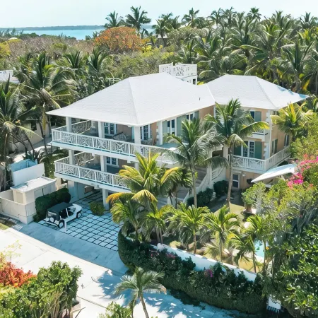 Casa DeDe, Classic Bahamian Home with Panoramic Views of the Ocean