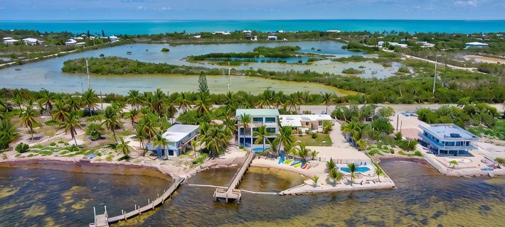 Wide Horizon oceanfront.  4 bedroom, 4 ½ bath,  kayaks, pool + observation deck. Hôtels à&nbsp;: Marathon