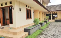 Wisma HS - 2-Star