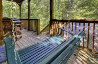 Romantic, Cozy & Beautiful Getaway Cabin, Hot Tub & Close to Parkway! - Romantic
