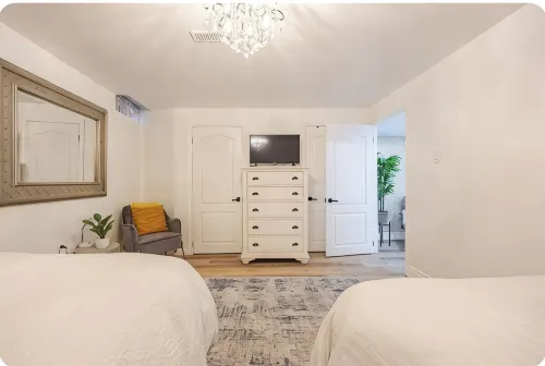 STUNNING & SPACIOUS 1 BEDROOM OASIS - Homestays