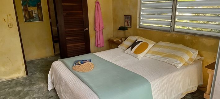 Best Location, Caribbean views, Off street parking, walk everywhere. Hotels in Vieques