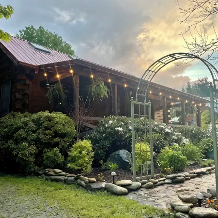 Peaceful Cabin Retreat  - 5 Miles to Downtown Blowing Rock!